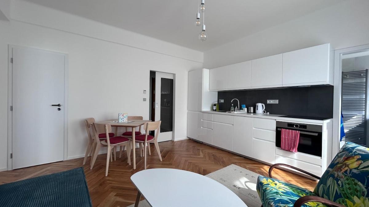 Modern And New Close To Downtown *